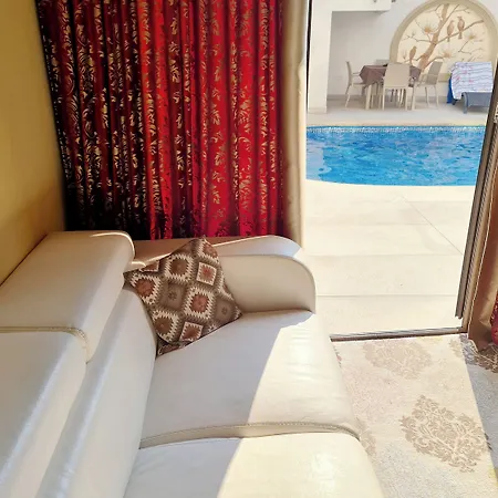 Sofia Boutique Kirenia