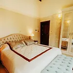 Sofia Boutique Kirenia