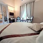 Sofia Boutique 3*