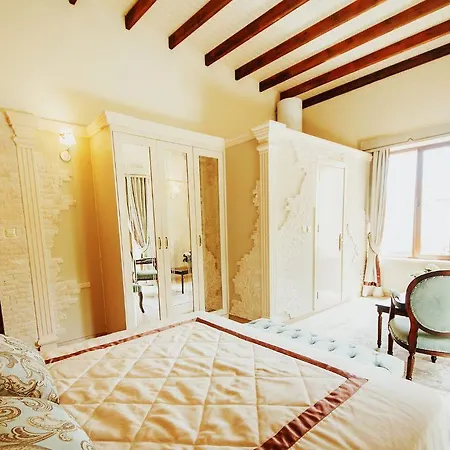 מלון Sofia Boutique 3*